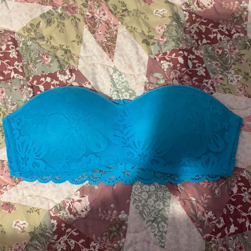 Strapless blue bra